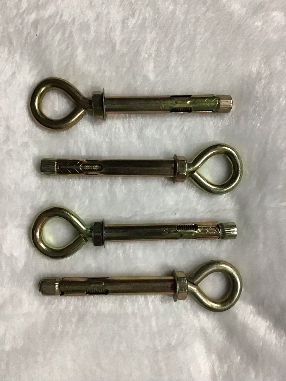 NWOT Four M12 Expansion Eye Bolts Wall Concrete Brick Screws Zinc Finish